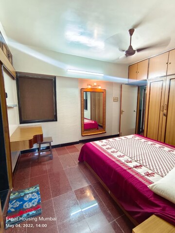 Bedroom in 2 BHK Apartment at Santacruz West – for Rent