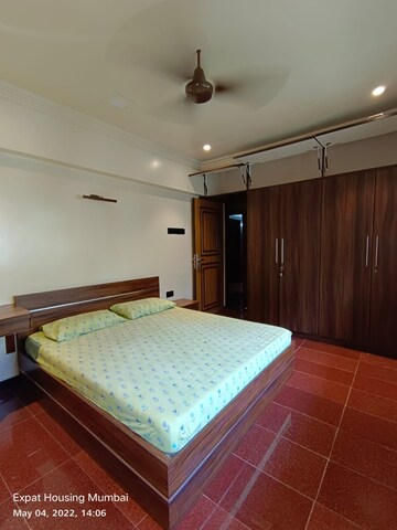 Bedroom in 2 BHK Apartment at Santacruz West – for Rent