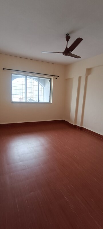 Room in 2 BHK Apartment at Anita Vihar, Kandivali East – for Rent