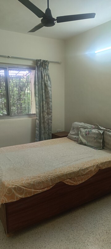 Bedroom in 2 BHK Apartment at Daffodil CHS Kandivali, Kandivali East – for Rent