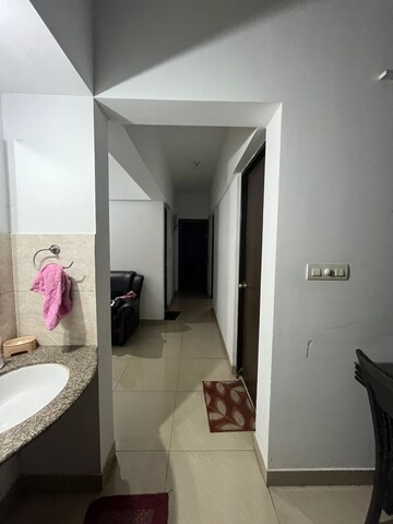 Room in 3.5 BHK Apartment at Hadapsar – for Rent