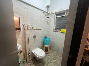Bathroom in 3.5 BHK Apartment at Hadapsar – for Rent
