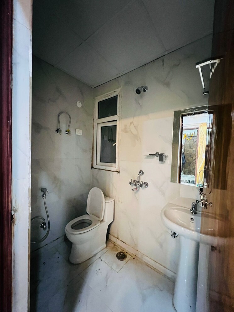 Bathroom, jalpura 2 Bedroom 1050 Sq.Ft. Builder Floor In Jalpura Greater Noida 8815121