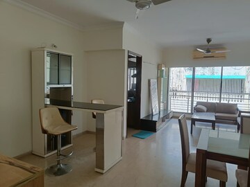 Team Area in 3 BHK Apartment at Bandra West – for Sale