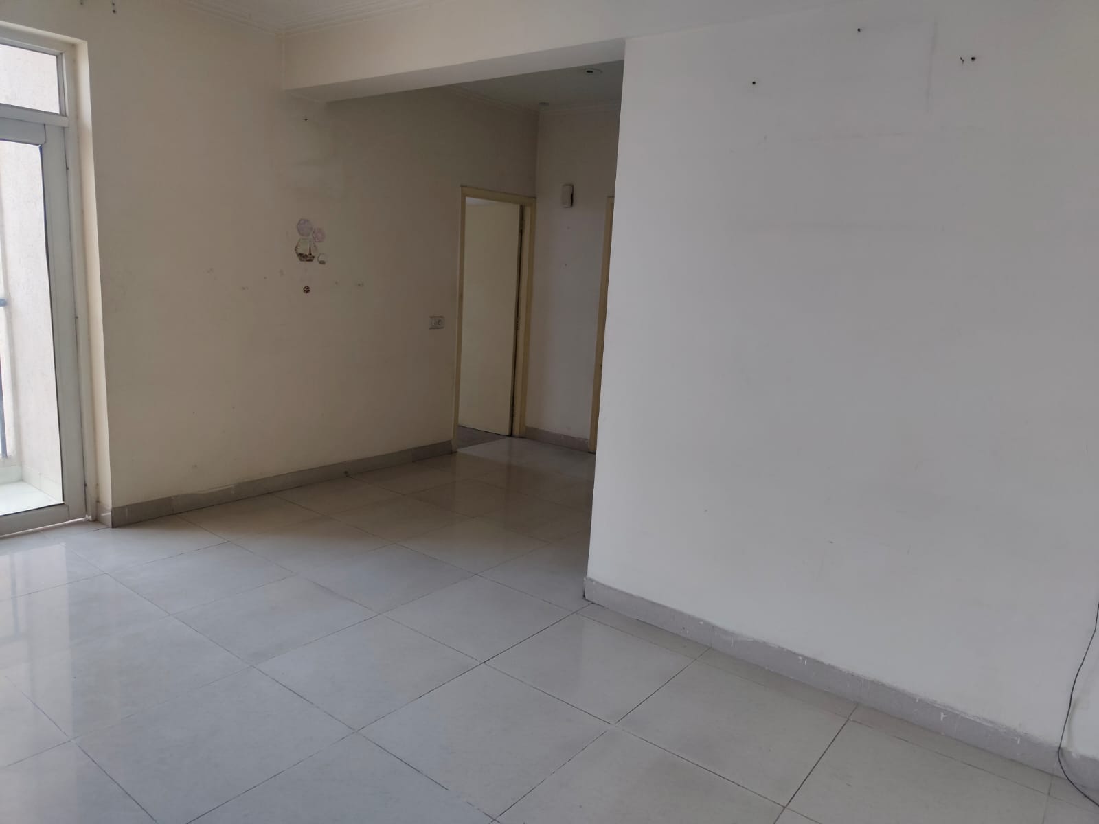 2 BHK + Study Room Apartment For Rent in Gaur City 2 - 10th Avenue