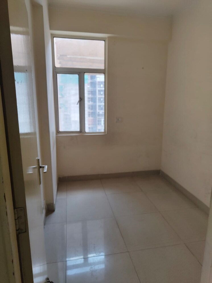 Room, gaur-city-2-10th-avenue 2 Bedroom 1175 Sq.Ft. Apartment In Sector 16c Greater Noida Greater Noida 8815188