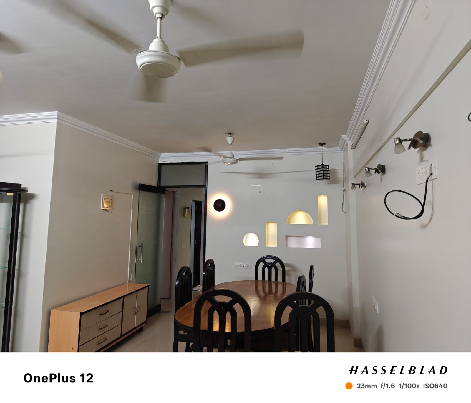 2 BHK + Pooja Room 1000 Sq.Ft. Apartment in Dhiraj Building