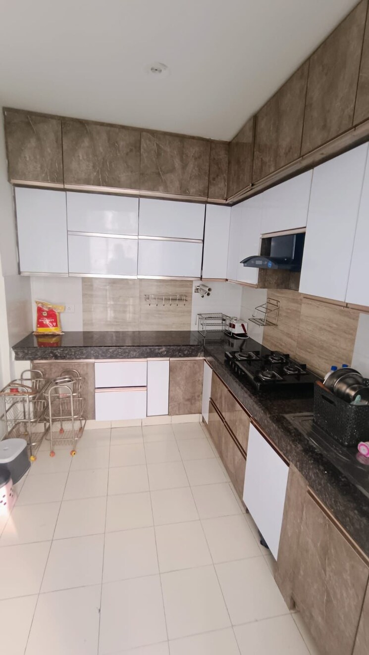 Kitchen, shree-vardhman-flora 3.5 Bedroom 1950 Sq.Ft. Apartment In Sector 90 Gurgaon 8815236