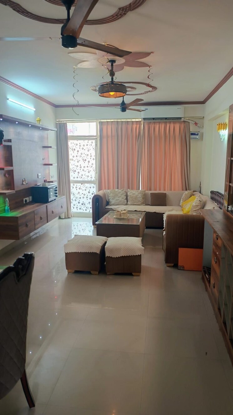 Master Bedroom, shree-vardhman-flora 3.5 Bedroom 1950 Sq.Ft. Apartment In Sector 90 Gurgaon 8815236