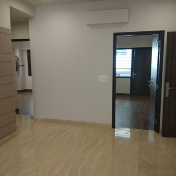Room in 3 BHK Builder Floor at Kohli One Malibu Town, Malibu Town – for Rent
