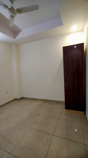 Room in 4 BHK Independent House at Gomti Nagar – for Rent