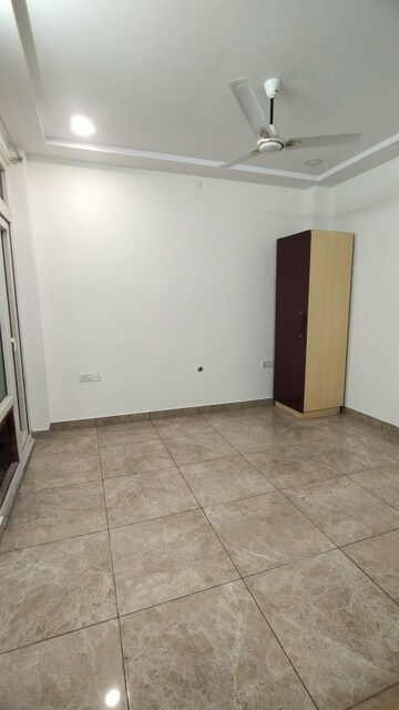 Room in 4 BHK Independent House at Gomti Nagar – for Rent