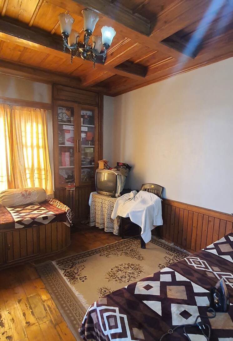 Master Bedroom, thoeg 6+ Bedroom 6000 Sq.Ft. Independent House In Thoeg Shimla 8815307