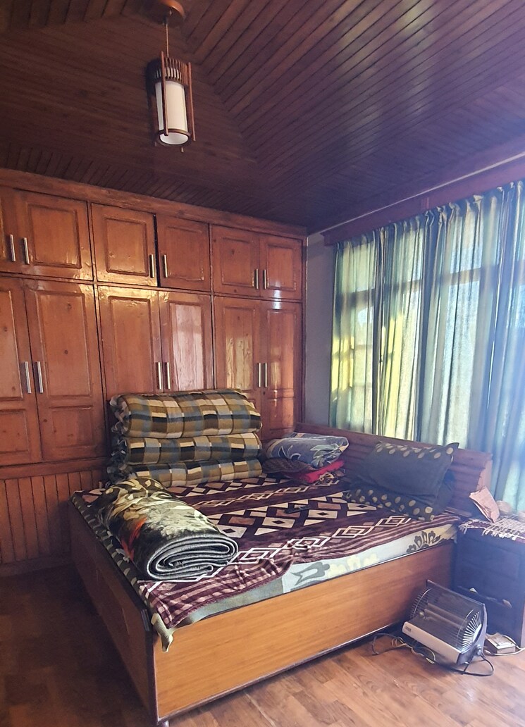Master Bedroom, thoeg 6+ Bedroom 6000 Sq.Ft. Independent House In Thoeg Shimla 8815307