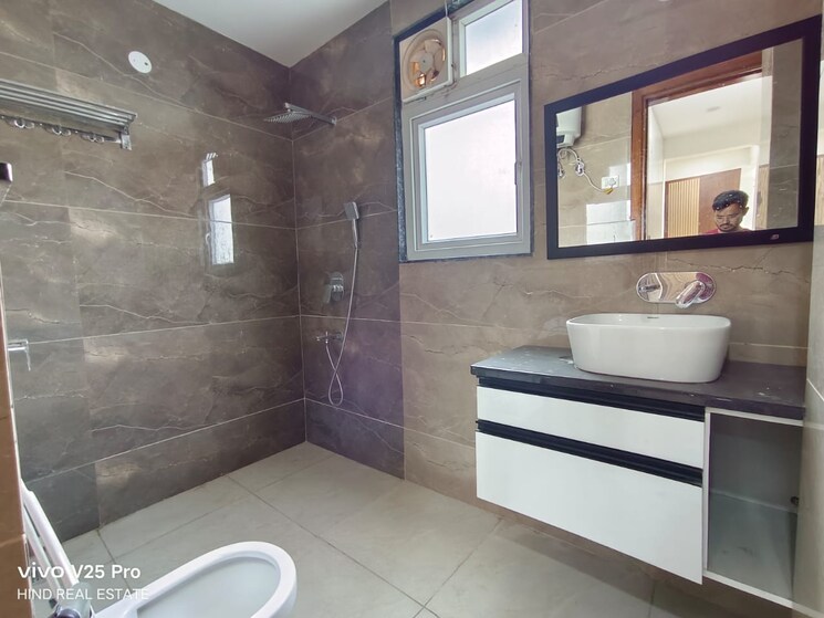 Bathroom, nangal dewat 4 Bedroom 500 Sq.Yd. Builder Floor In Nangal Dewat Delhi 8815313
