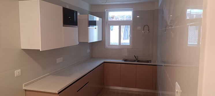 Kitchen, bptp-district 3 Bedroom 180 Sq.Yd. Builder Floor In Sector 81 Faridabad 8815320