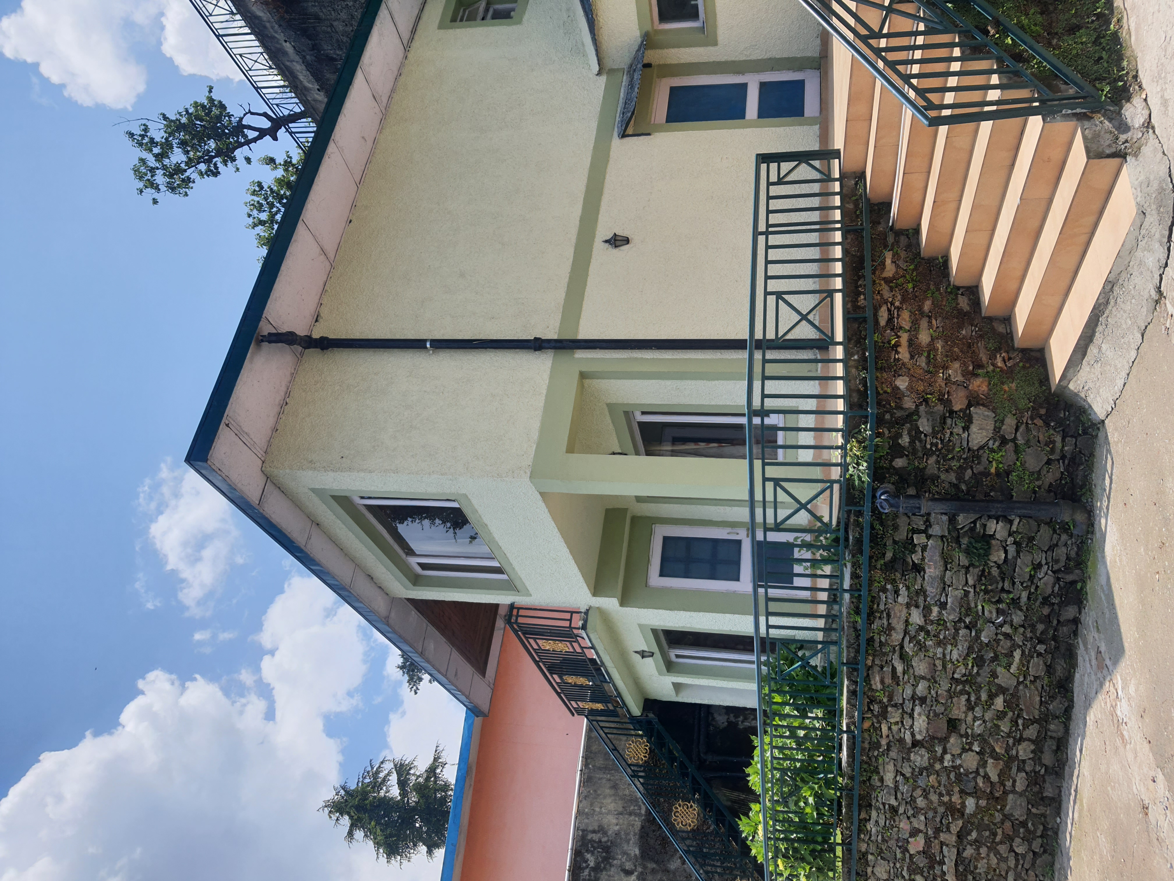 2.5 BHK + Servant Room Independent House For Sale in Mashobra 