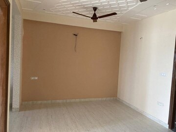 Room in 3.5 BHK Builder Floor at Today Princeton Floors, Sector 51 – for Rent