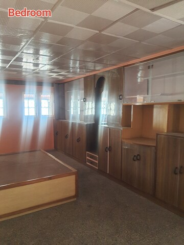 Room in 6+ BHK Apartment at Jakhu – for Sale