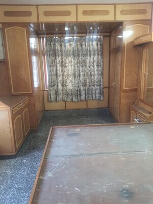 Room in 6+ BHK Apartment at Jakhu – for Sale