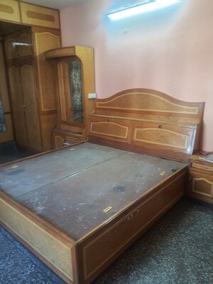 Bedroom in 6+ BHK Apartment at Jakhu – for Sale