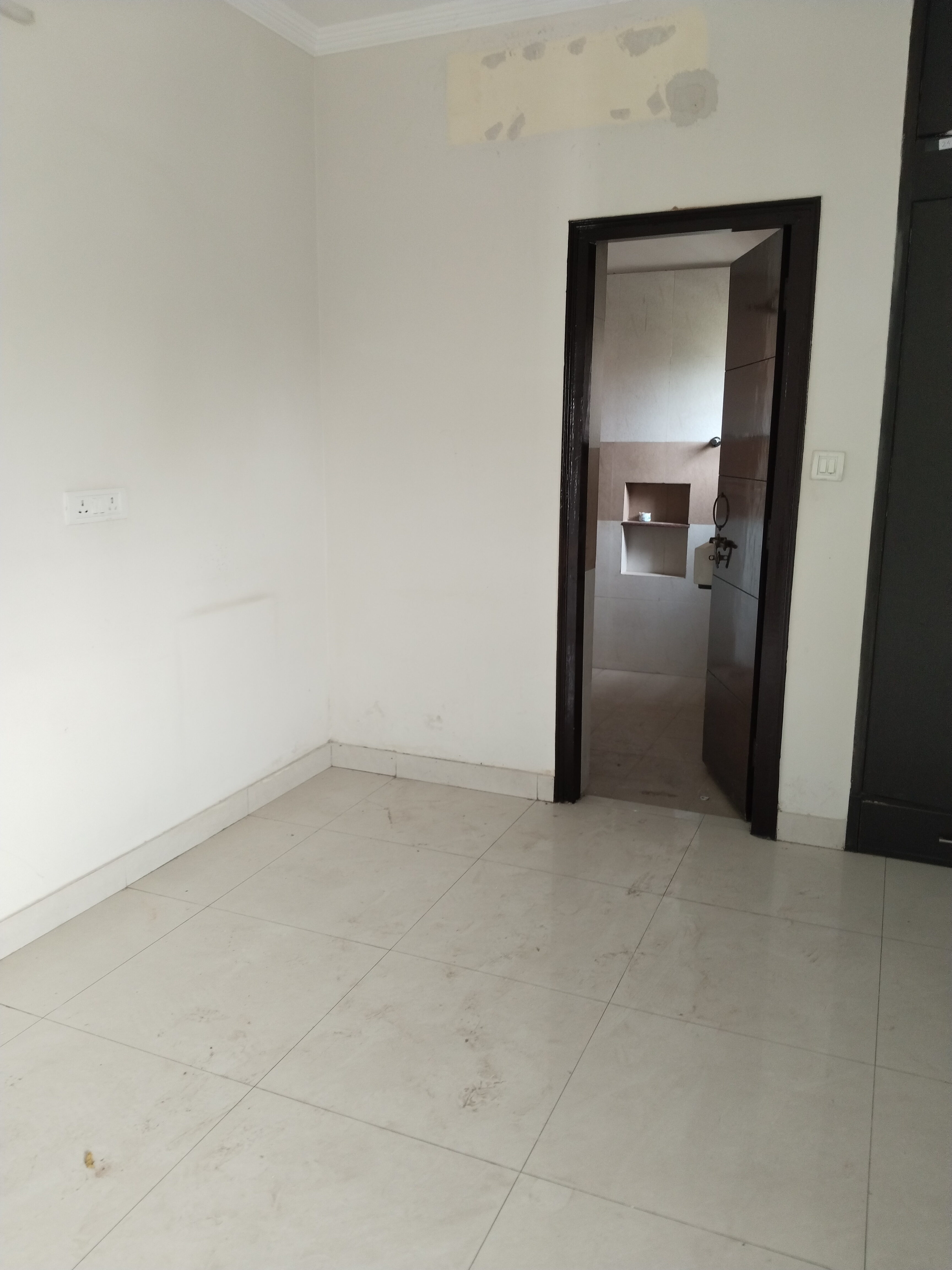 3 BHK + Extra Room Apartment For Rent in Dda Flats Sarita Vihar ne