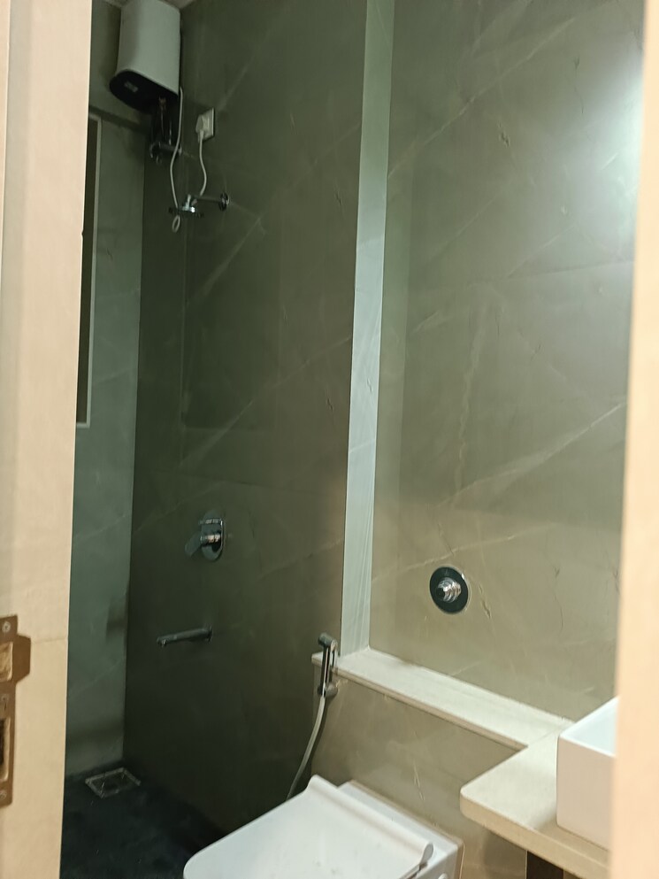 Bathroom, sugee-akanksha 1 Bedroom 480 Sq.Ft. Apartment In Dadar West Mumbai 8815377