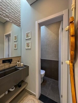 Bathroom in 3 BHK Builder Floor at Sector 33 – for Sale