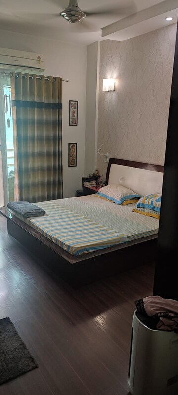 Bedroom in 2.5 BHK Apartment at London Mart, Sector 16b Greater Noida – for Rent