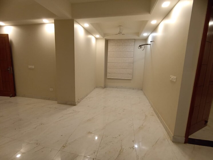 Room, vasant kunj 3 Bedroom 250 Sq.Yd. Builder Floor In Vasant Kunj Delhi 8815413