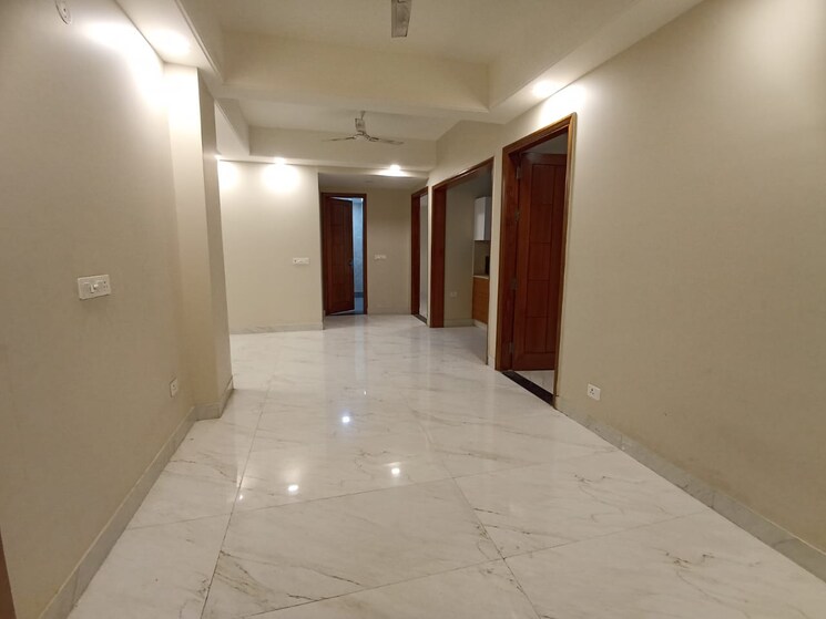 Room, vasant kunj 3 Bedroom 250 Sq.Yd. Builder Floor In Vasant Kunj Delhi 8815413