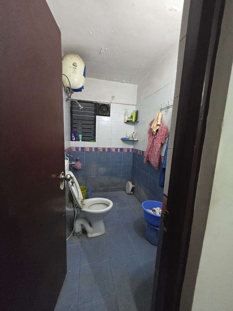 Bathroom, koregaon park annexe 3 Bedroom 1800 Sq.Ft. Apartment In Koregaon Park Annexe Pune 8815420