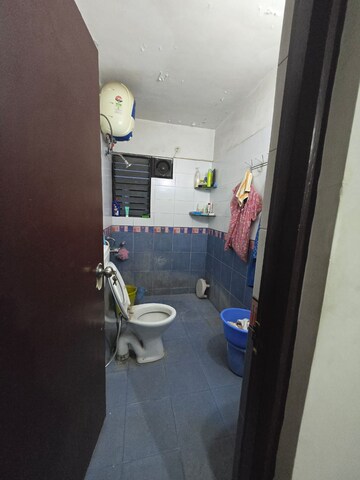 Bathroom in 3 BHK Apartment at Koregaon Park Annexe – for Rent