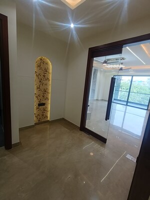 Study Room in 4 BHK Builder Floor at Sushant Lok 3, Sector 57 – for Sale
