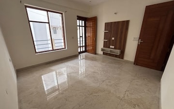 2 BHK Builder Floor For Rent in SAS Tower, Sector 38