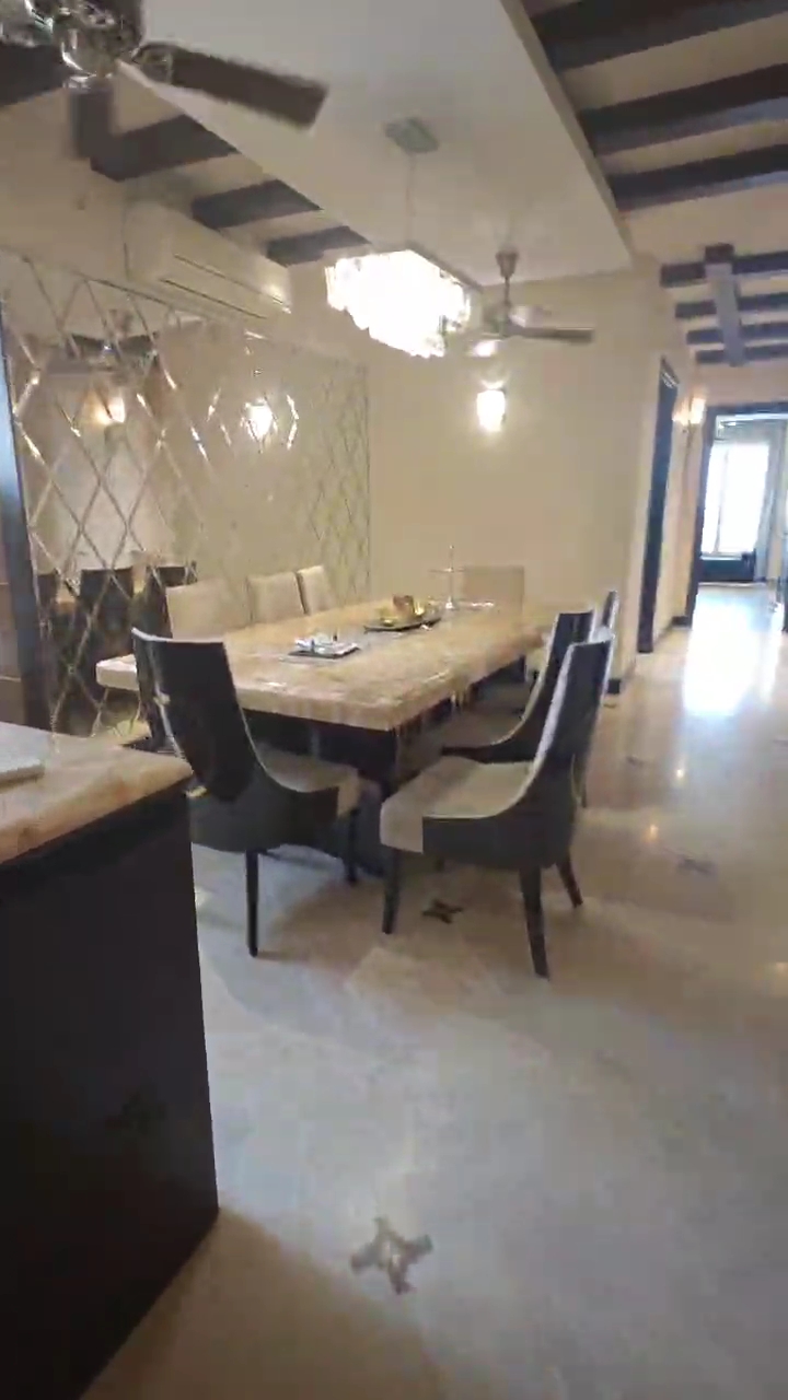 5 BHK + Servant Room Apartment For Sale in DLF Queens Court