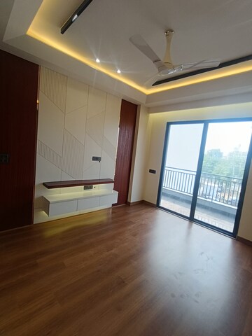 Room in 4 BHK Builder Floor at Sushant Lok 3, Sector 57 – for Sale