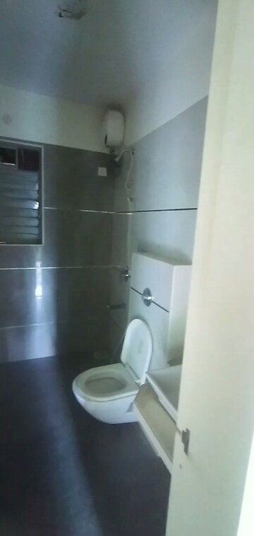 Master Bedroom in 3 BHK Apartment at Vardhman Grandeur, Andheri West – for Rent