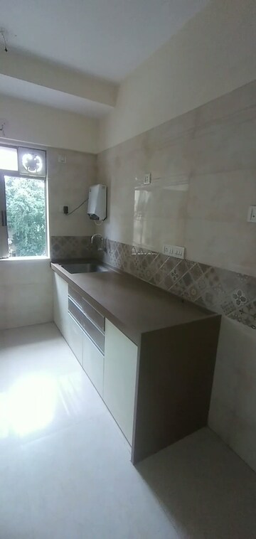 Master Bedroom in 3 BHK Apartment at Vardhman Grandeur, Andheri West – for Rent