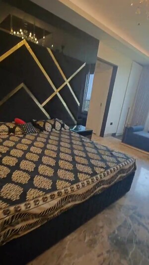 Bedroom in 5 BHK Apartment at DLF Queens Court, Greater Kailash ii – for Sale