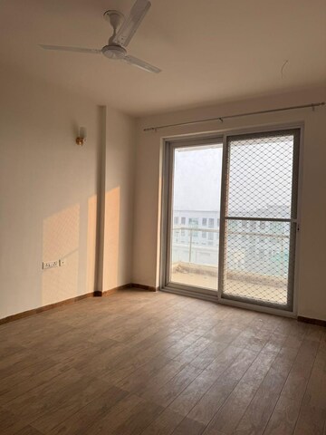 Room in 3 BHK Apartment at Sector 79 – for Rent