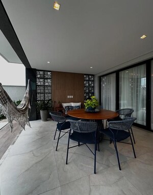 Living Room in 2.5 BHK Builder Floor at Sector 30 – for Sale