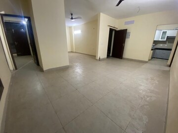 Room in 5 BHK Independent House at Wave City, Wave City – for Sale