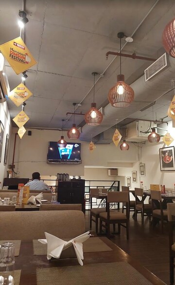Team Area in  Shop at Omaxe Connaught Place, Beta Ii Greater Noida – for Rent
