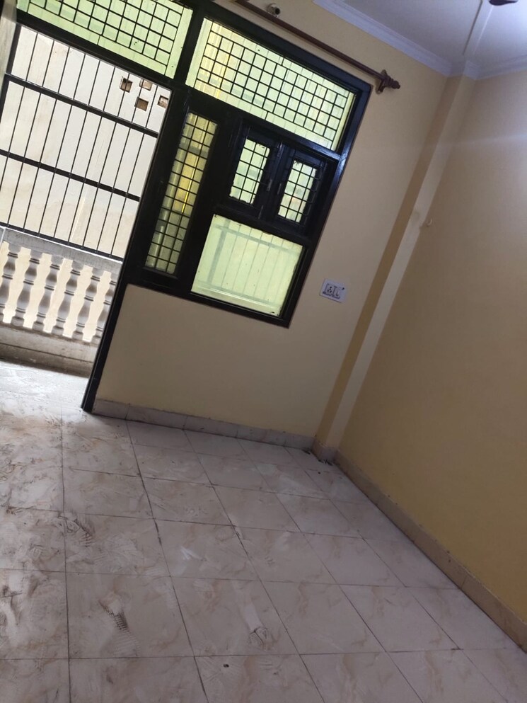 Room, dwarka mor 2 Bedroom 900 Sq.Ft. Builder Floor In Dwarka Mor Delhi 8815648