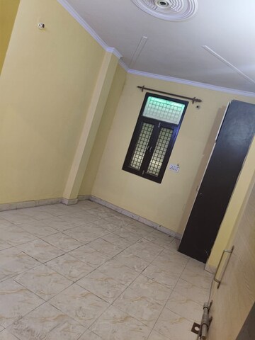 Room in 2 BHK Builder Floor at Dwarka Mor – for Rent