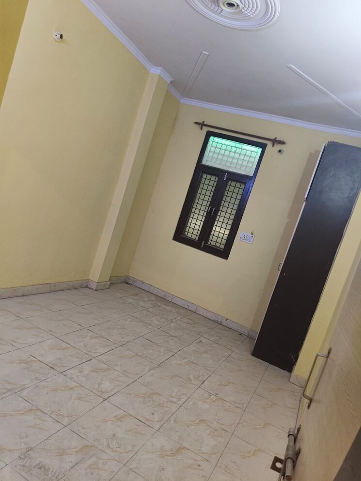 Room, dwarka mor 2 Bedroom 900 Sq.Ft. Builder Floor In Dwarka Mor Delhi 8815648