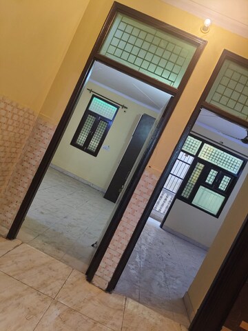 Furnished Amenities in 2 BHK Builder Floor at Dwarka Mor – for Rent