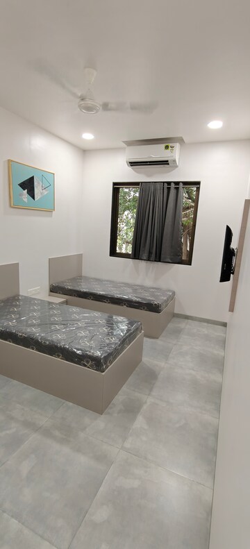 Room in  Pg at Gokhalenagar – for Rent