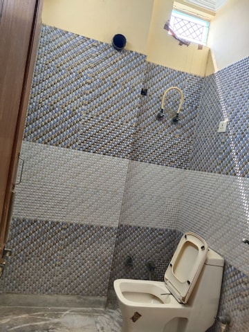 Master Bedroom in 3 BHK Builder Floor at Dwarka Mor – for Rent